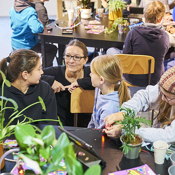 Ksenija Bekeris - Senatorin Behörde für Schule, Familie und Berufsbildung Hamburg & Schirmherrin der Code Week Hamburg
