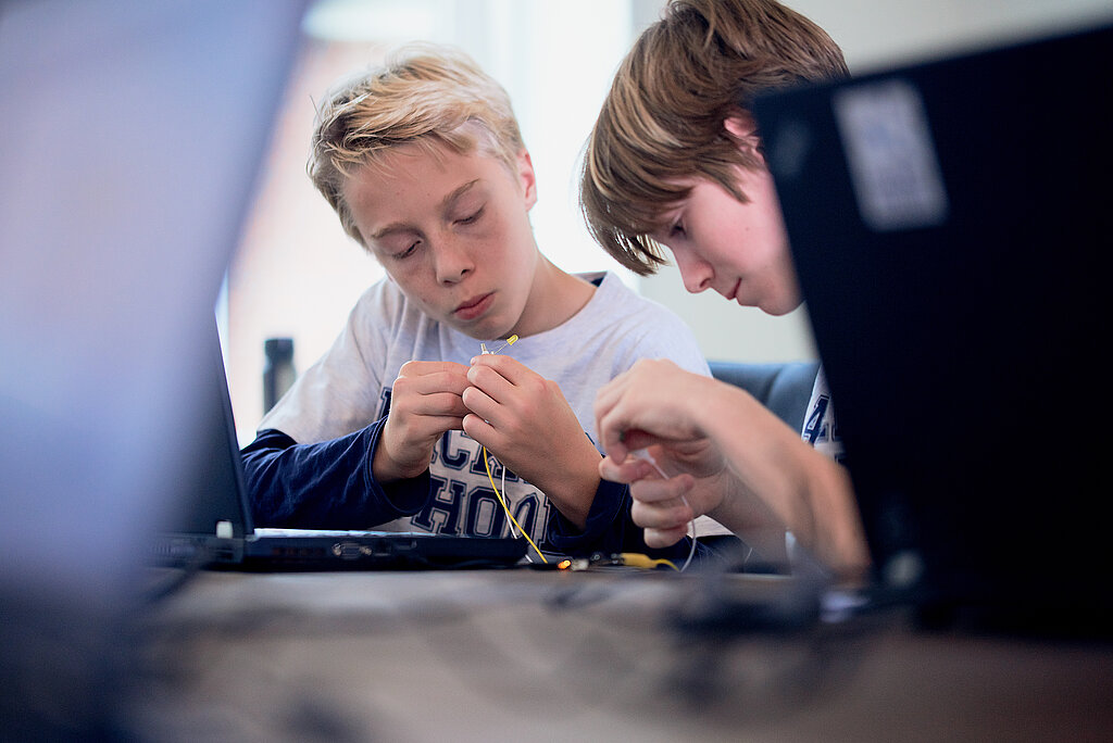 #hackerspirit Wo fliegt die ISS gerade und wie viele Rinder gibt es in Niedersachsen?