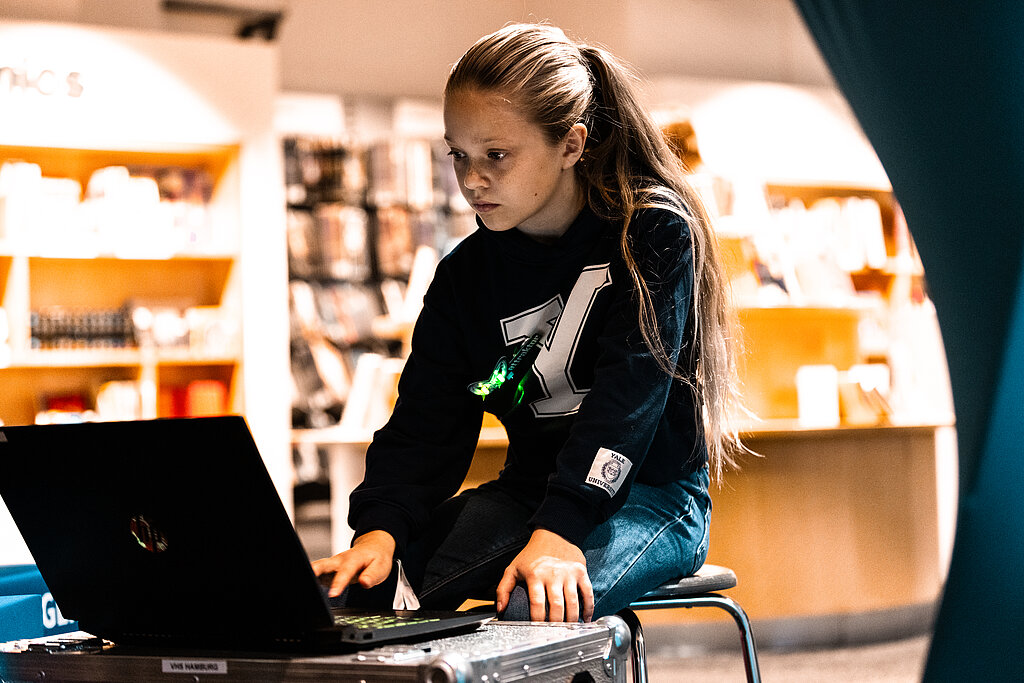 Klang zum Anfassen: Interaktive Sounds programmieren mit Pure Data